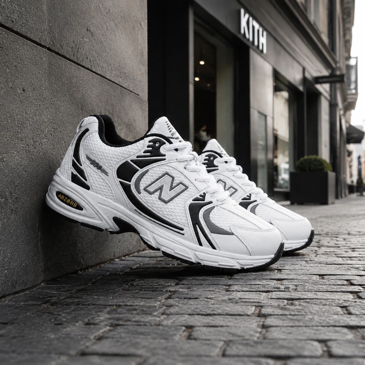 کفش ورزشی مردانه نیوبالانس سفید مشکی مدل TAKO